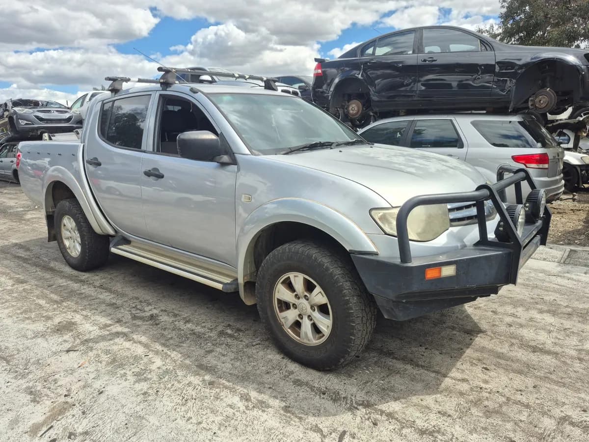 2015 Mitsubishi Triton