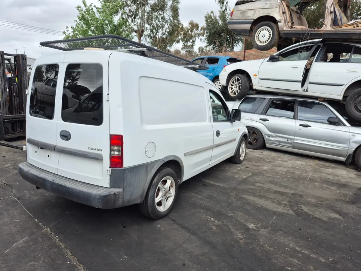 2002 Holden Combo